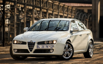 Картинка автомобили alfa romeo фары