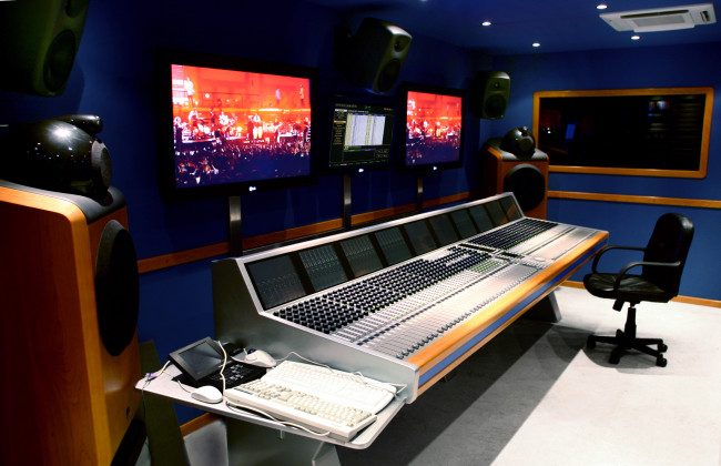 Обои картинки фото музыка, другое, акустика, пульт, мониторы