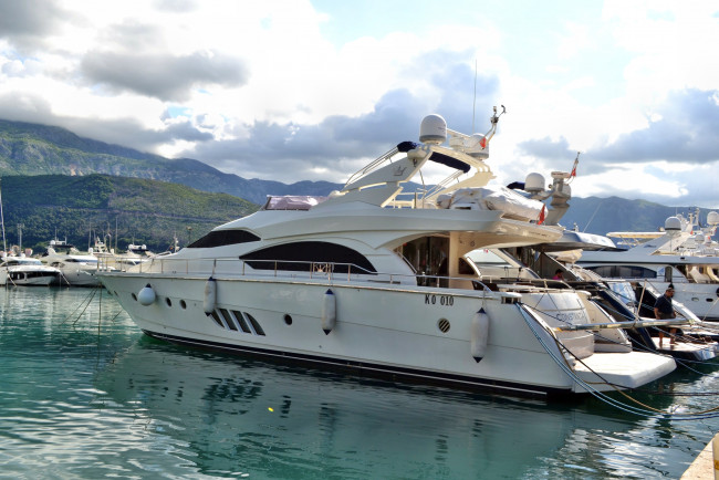 Обои картинки фото Черногория, будва, корабли, Яхты, порт, яхта