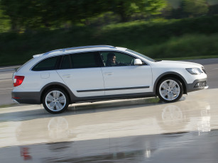 обоя автомобили, skoda, octavia, combi, 4x4, 5e, светлый