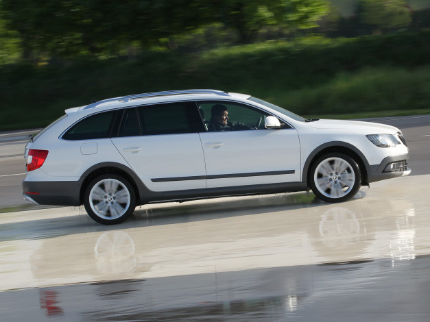 Обои картинки фото автомобили, skoda, octavia, combi, 4x4, 5e, светлый