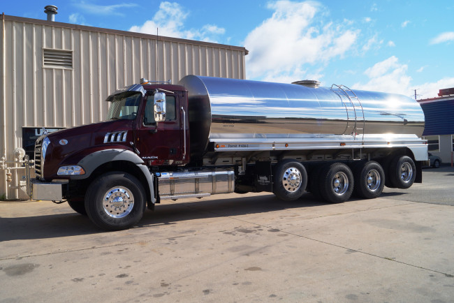 Обои картинки фото 2012 mack milk truck model gu813, автомобили, mack, грузовик, тяжёлый