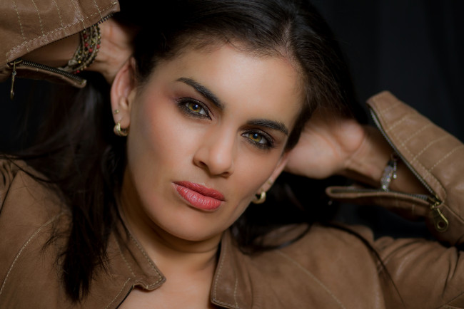 Обои картинки фото девушки, -unsort , лица,  портреты, взгляд, лицо