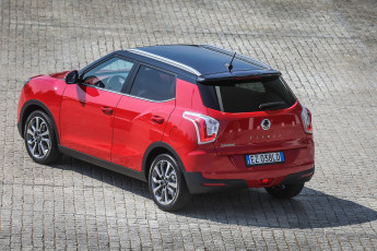 Картинка автомобили ssang+yong 2015г красный tivoli ssangyong