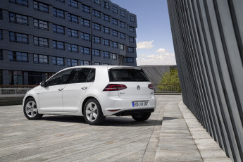 Картинка автомобили volkswagen светлый 2015г typ 5g 5-door golf tsi bluemotion