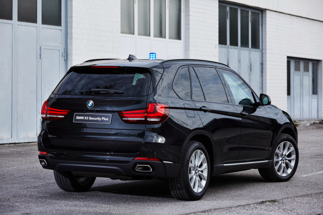 Обои картинки фото автомобили, bmw, security, x5, plus
