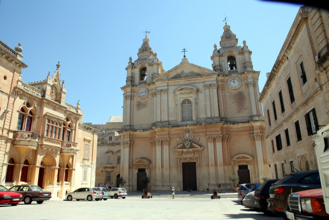 Обои картинки фото города, валетта , мальта, собор, площадь