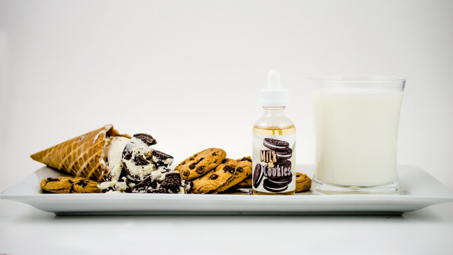 Обои картинки фото еда, пирожные,  кексы,  печенье, молоко, печенье