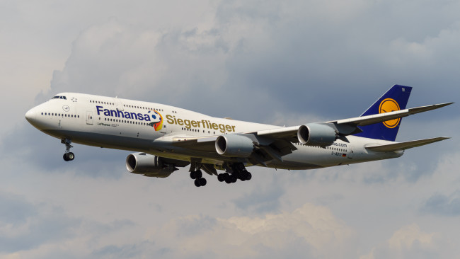 Обои картинки фото boeing 747-8, авиация, пассажирские самолёты, авиалайнер