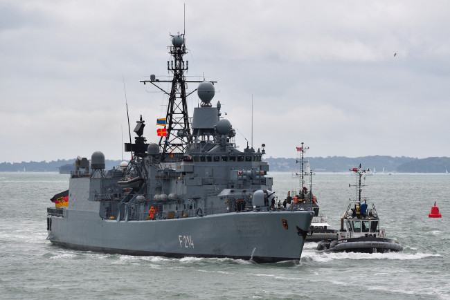 Обои картинки фото fgs luebeck, корабли, крейсеры,  линкоры,  эсминцы, вмф