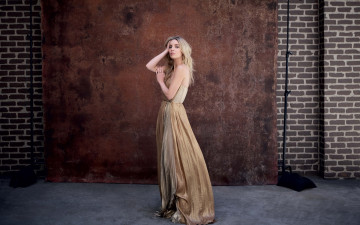 Картинка девушки annabelle+wallis стена платье блондинка