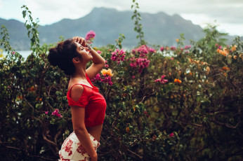 Картинка девушки aurela+skandaj aurela skandaj женщины шорты закрытые глаза открытый рот майка