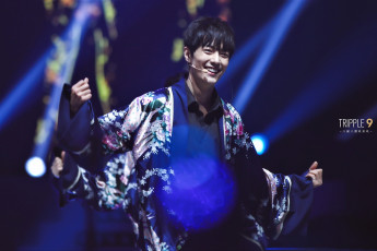 Картинка мужчины xiao+zhan актер халат рубашка сцена