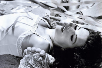 Картинка музыка bjork певица черно-белая