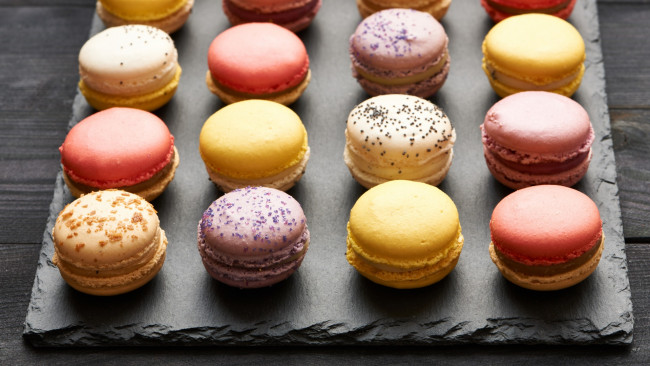 Обои картинки фото еда, макаруны, лакомство, печенье, ассорти