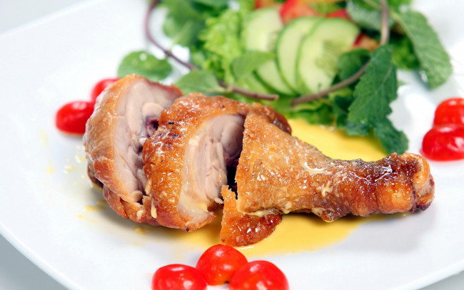 Обои картинки фото еда, мясные блюда, овощи, куриная, ножка