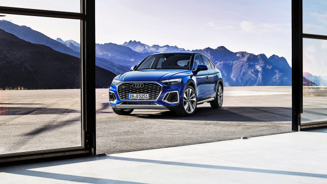 Обои картинки фото audi q5 2021, автомобили, audi, синий, горы, площадка