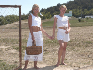 Картинка Sophie+Moone девушки