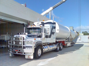 Картинка автомобили mack