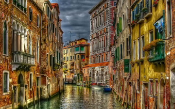Картинка quiet canal in venice italy города венеция италия