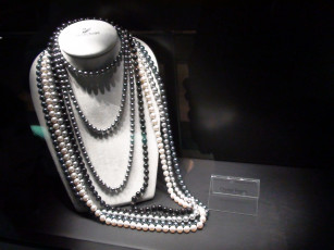 Картинка бренды swaroski набор бус