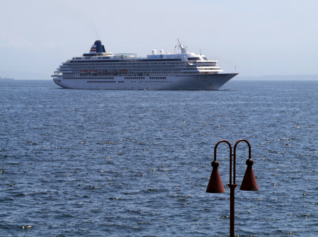 Обои картинки фото корабли, лайнеры, море, волны, корабль