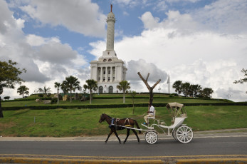 Картинка the monumento los h& 233 roes de la restauraci& 243 города памятники скульптуры арт объекты доминикана ландо лошадь