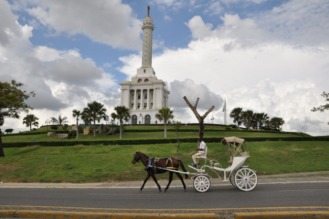 Обои картинки фото the, monumento, los, h&, 233, roes, de, la, restauraci&, 243, города, памятники, скульптуры, арт, объекты, доминикана, ландо, лошадь