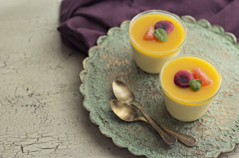 Картинка еда мороженое десерты ложки ягоды десерт