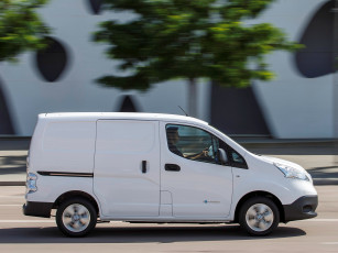 Картинка автомобили nissan datsun e-nv200 van 2014г светлый