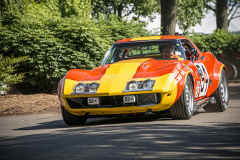 Картинка chevrolet+corvette автомобили corvette выставка автошоу автопробег