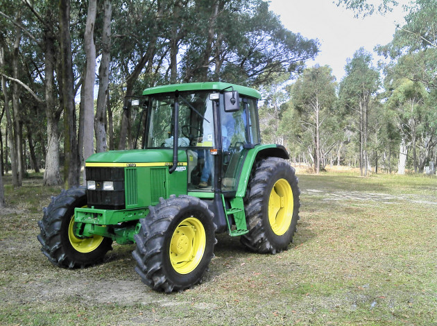 Обои картинки фото john deere 6110 tractor, техника, тракторы, сша, фирма, джон, дир