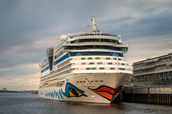 Картинка корабли лайнеры лайнер круиз