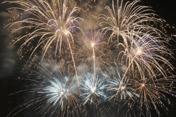 Картинка разное салюты +фейерверки ярко огни салют