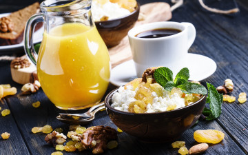 Картинка еда мюсли +хлопья мята графин апельсиновый сок изюм цукаты завтрак грецкие орехи кофе творог