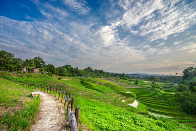 Обои картинки фото Япония, природа, дороги, постройка, поля, забор, облака