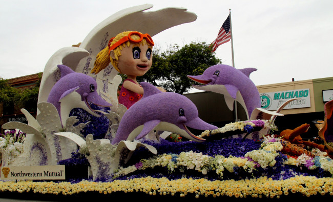 Обои картинки фото разное, садовые и парковые скульптуры, скульптура, парк, сша, девочка, дельфины, флаг, цветы