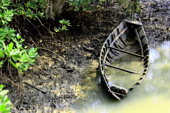 Картинка корабли лодки +шлюпки затопленная лодка