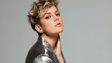 Картинка betty+who девушки -+лица +портреты betty who лицо блузка