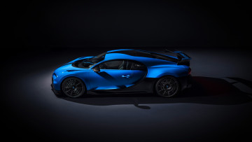 Картинка bugatti+chiron+pur+sport+2020 автомобили bugatti chiron pur sport 2020 французкий крутой гиперкар с очень большим сердцем