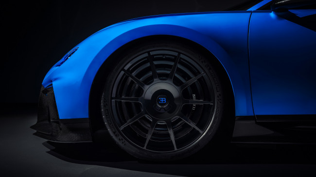 Обои картинки фото bugatti chiron pur sport 2020, автомобили, bugatti, chiron, pur, sport, 2020, французкий, крутой, гиперкар, с, очень, большим, сердцем