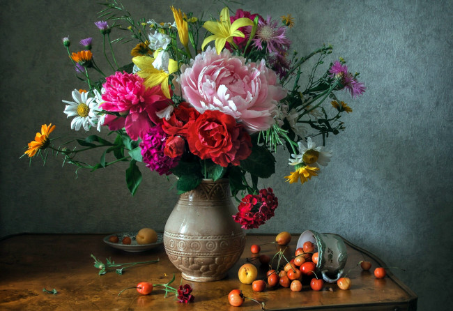 Обои картинки фото еда, натюрморт, лилия, пион, черешня, абрикосы