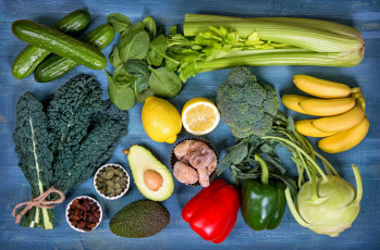 Картинка еда фрукты +ягоды сельдерей кольраби банан авокадо огурец перец