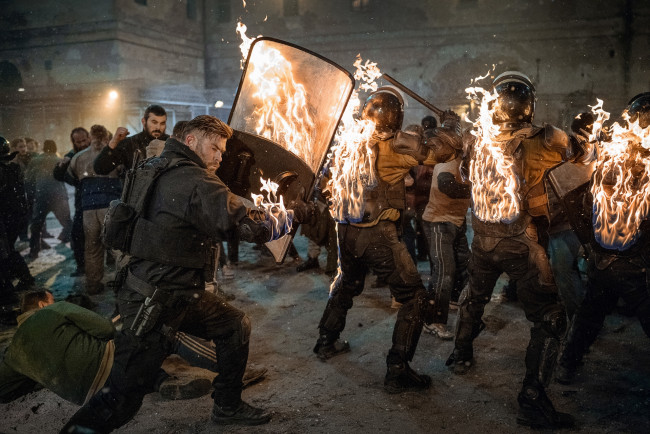 Обои картинки фото extraction ii ,  2023 , кино фильмы, extraction 2, chris, hemsworth, extraction, тайлер, рейк, операция, по, спасению, боевик, криминал