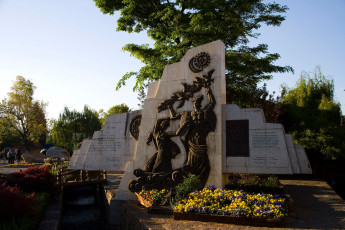 Картинка города памятники скульптуры арт объекты гранит скульптура