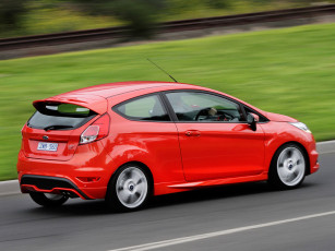 Картинка автомобили ford 2013г au-spec 3-door st fiesta красный