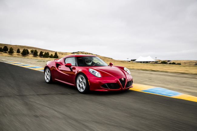 Обои картинки фото 2015 alfa romeo 4c, автомобили, alfa romeo, металлик, alfa, romeo, красный