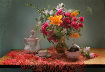 Картинка еда конфеты +шоколад +сладости лето кофе цветы фарфор натюрморт