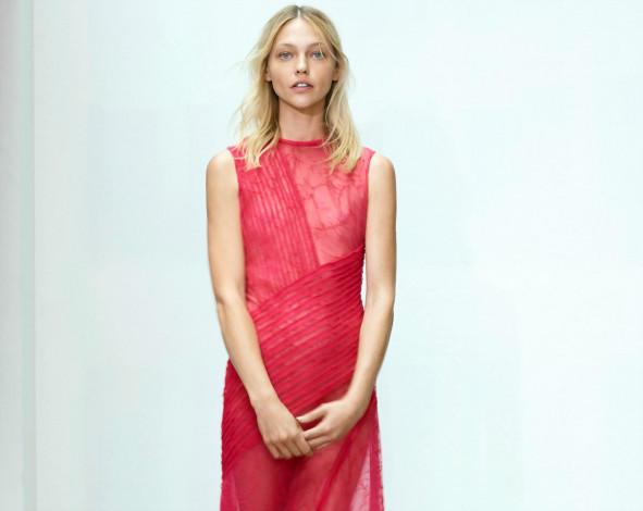 Обои картинки фото девушки, саша пивоварова, модель, блондинка, лицо, платье