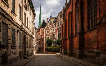 Картинка города рига+ латвия узкая улочка